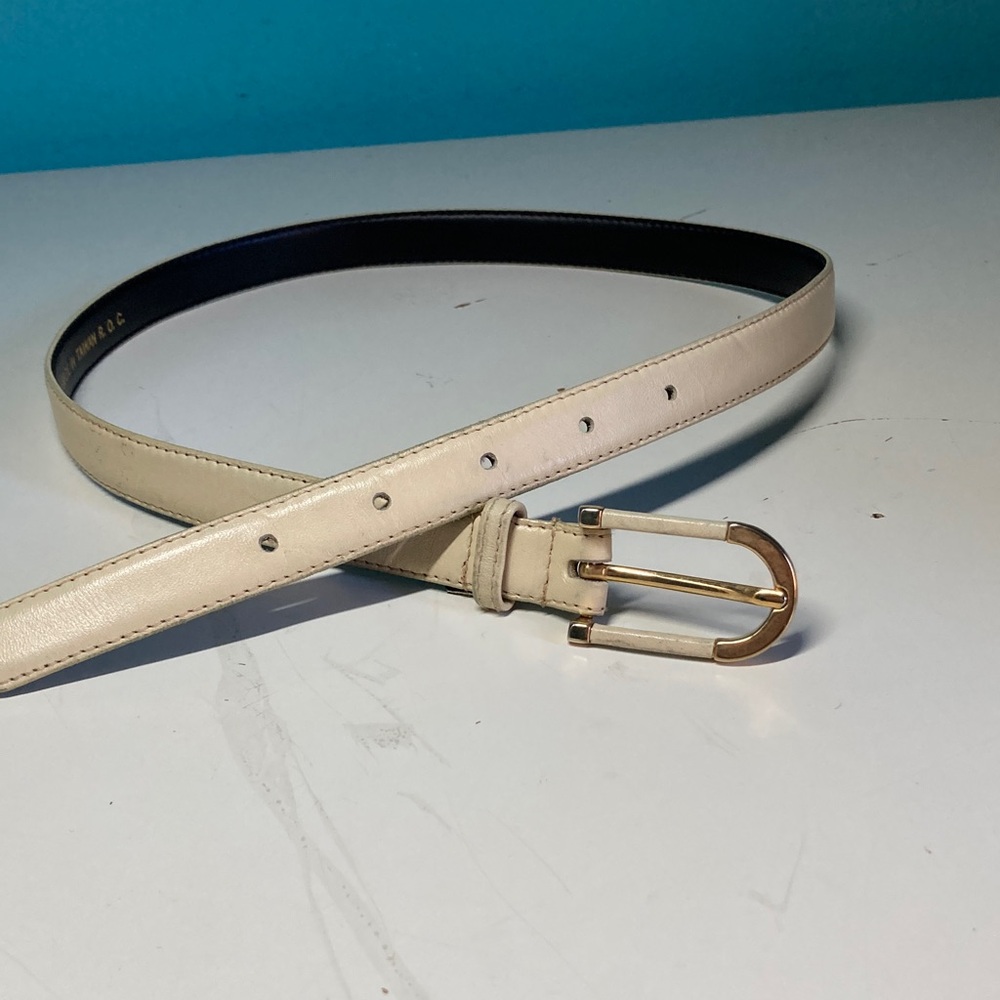 Womens Size S Vintage Cream Colored Slim Leather Belt Fits 24 - 28" Waist